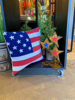 Collectible Star Sculpture – Little star sculpture is so versatile it looks great alone or to accent other tabletop displays for Christmas, 4th of July, or all year round displayed with stars and American flag pillow