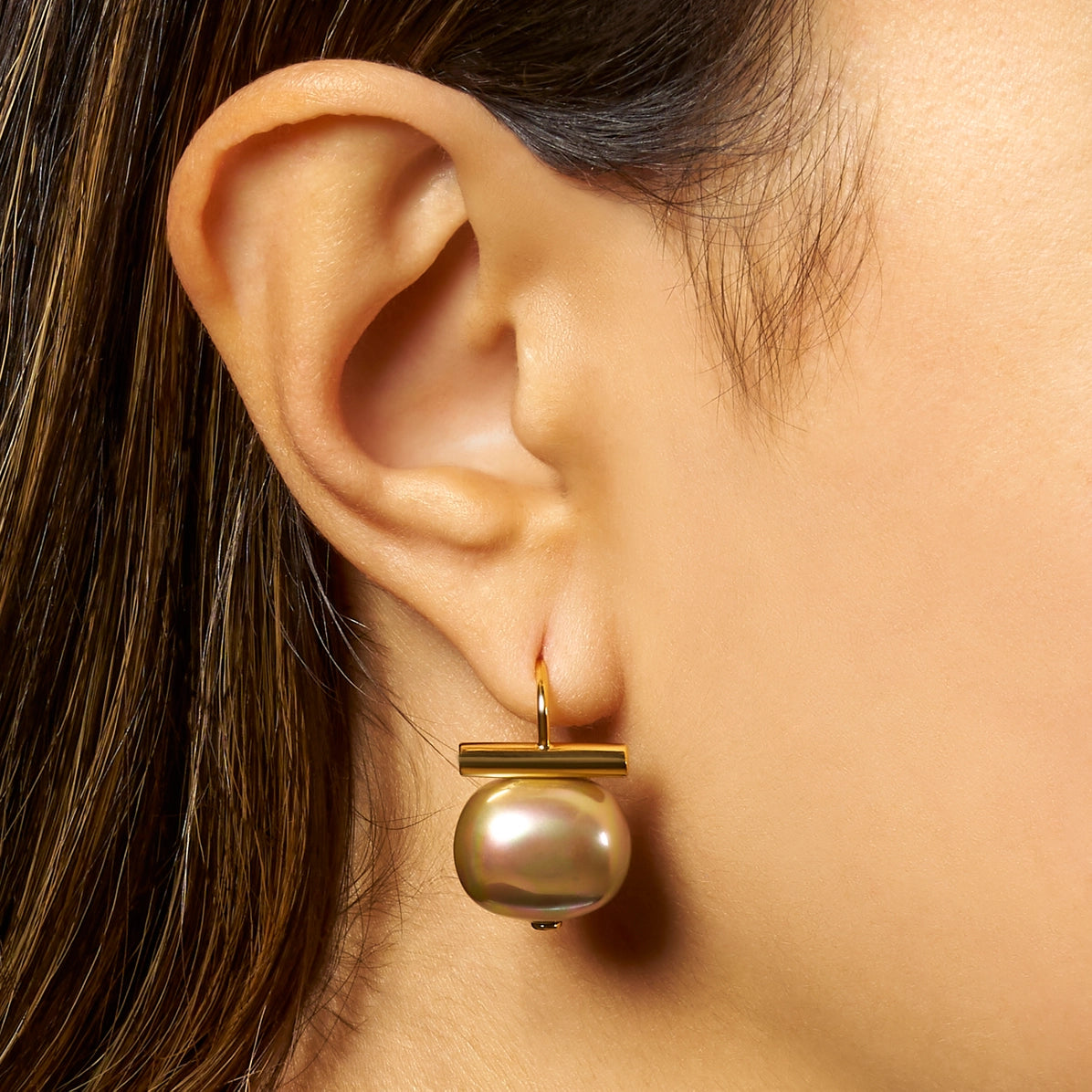 Biscuit Pebble Pearl Earrings | Medium [Gold]