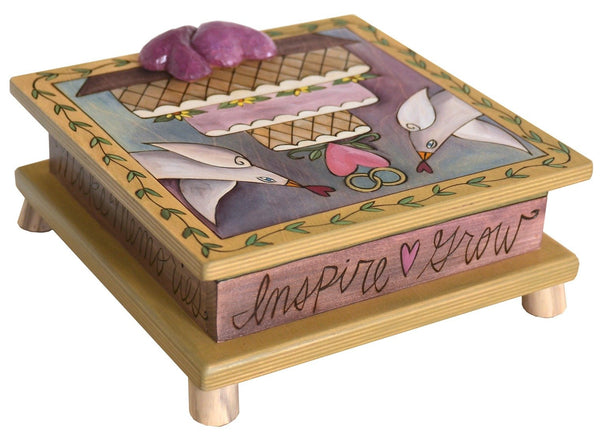 Keepsake Box – Beautiful love themed box design perfect for a wedding or anniversary gift